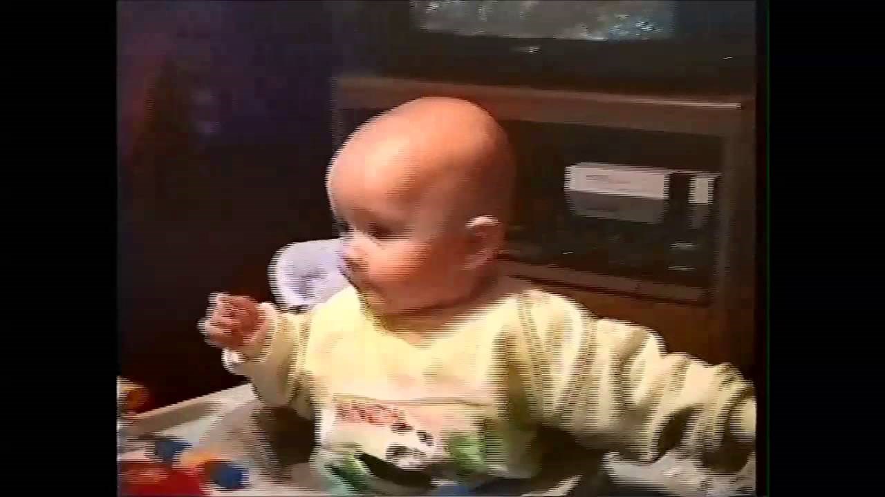 Baby auf der Flucht - Baby on the run