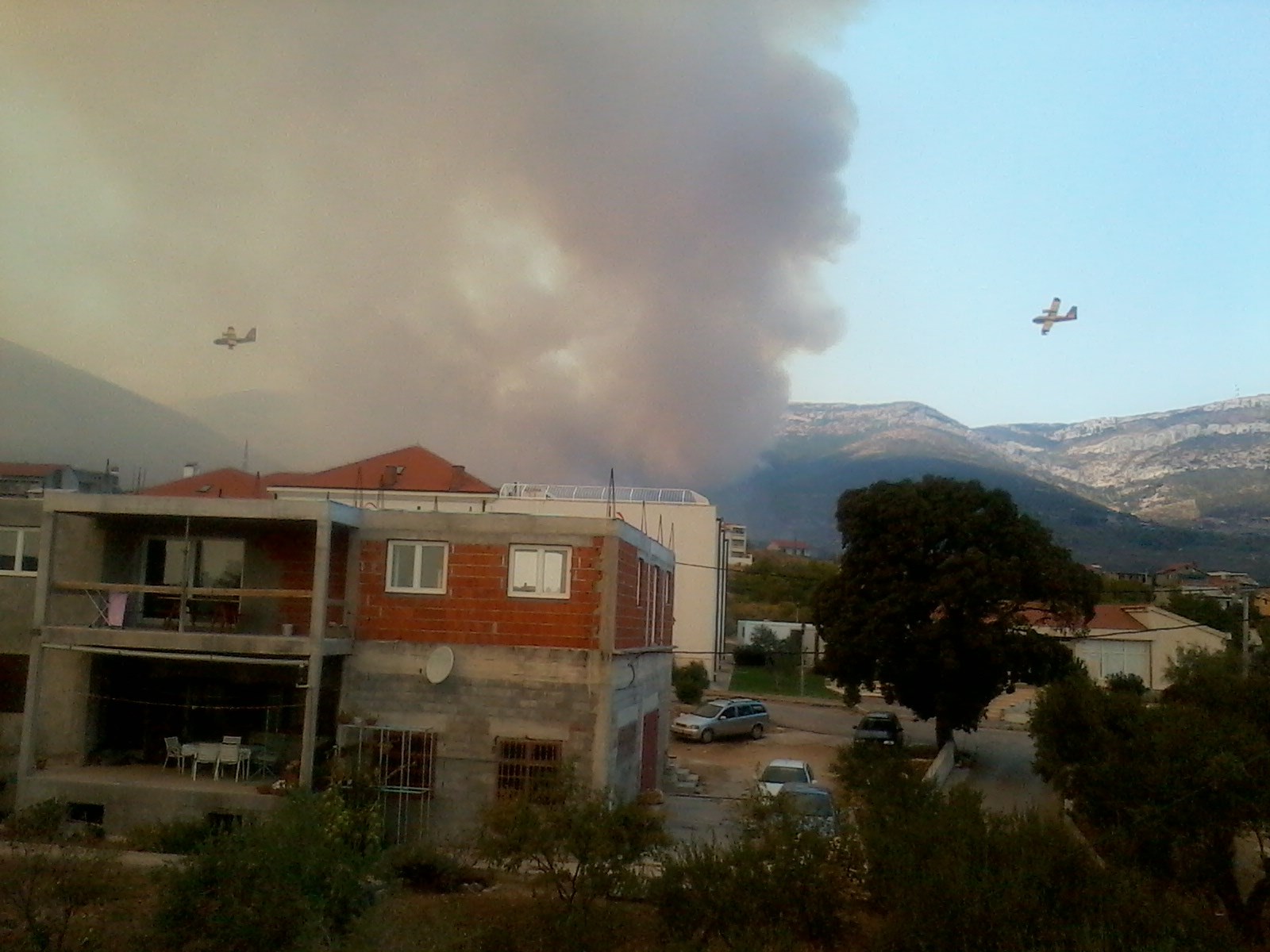 požar u rudinama,3 kanadera u akciji
