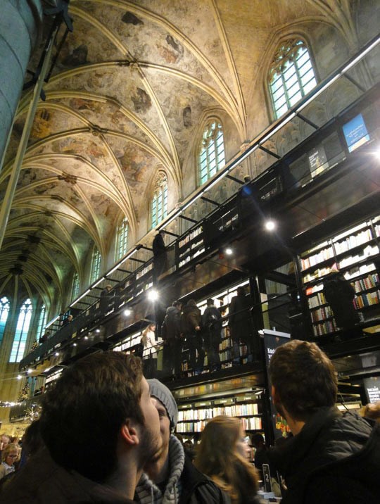 Crkva reciklirana - pretvorena u knjižnicu