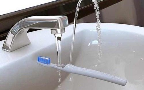 Genijalni izum za one koji zapravo peru zube