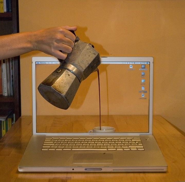 Budućnost informatike - čak i laptopi loču kavu