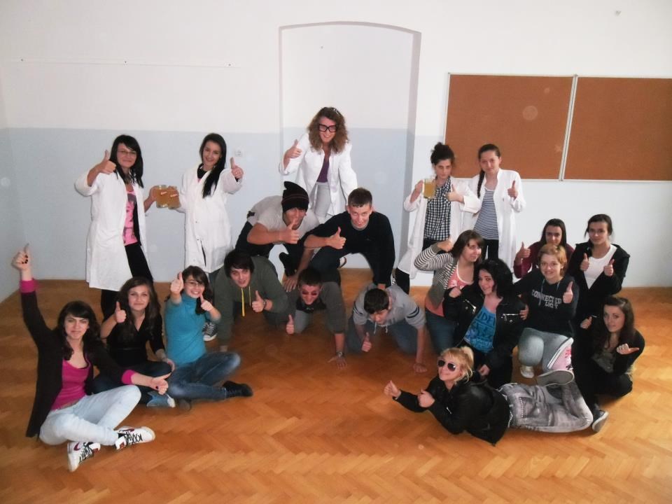 Digni palac za maturalac: 3.D, Srednja škola Petrinja