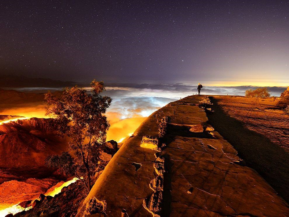 Noćni pogled sa vidikovca u blizini Ta’ifa, u Saudijskoj Arabiji.