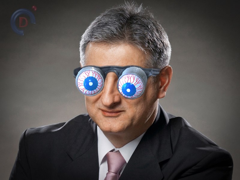 Čovječe, hodaj malen ispod zvijezda. The Big Eye te gleda!