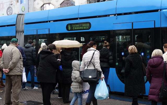 Ruža brodom, a vi...??? Kako vi putujete?