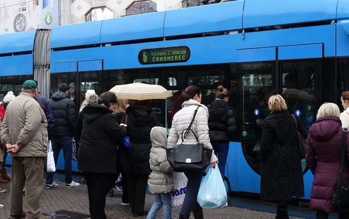 Ruža brodom, a vi...??? Kako vi putujete?