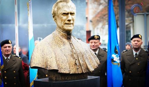 Osijek dobio bistu Clinta Eastwooda..na parkiralištu