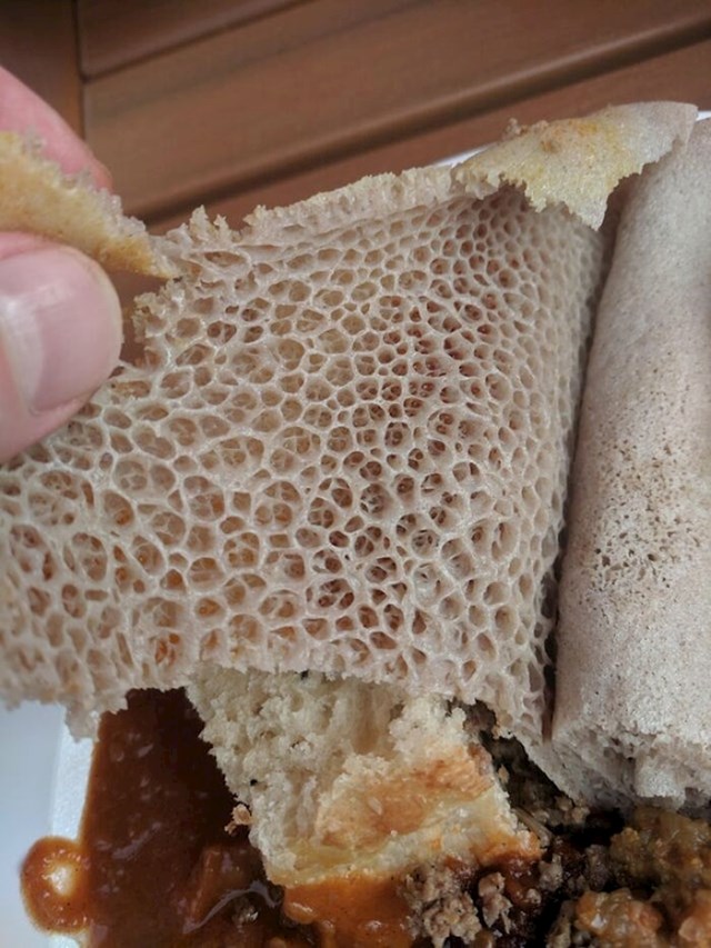 “Ovaj kruh koji je bio poslužen za večerom.”