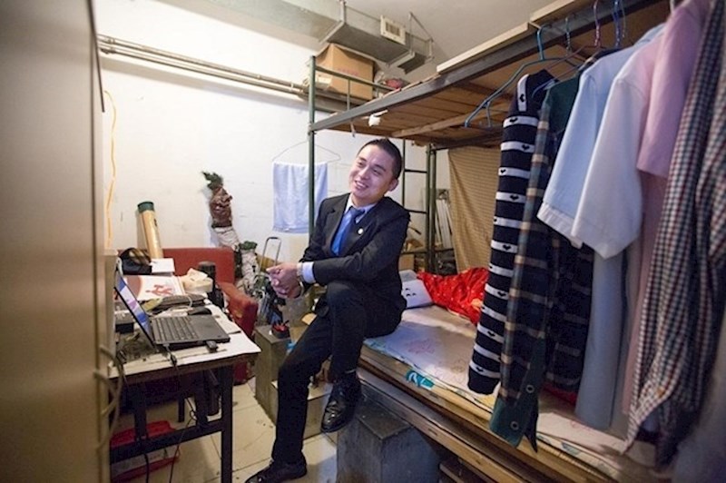 Wei Kuan prodaje osiguranja.