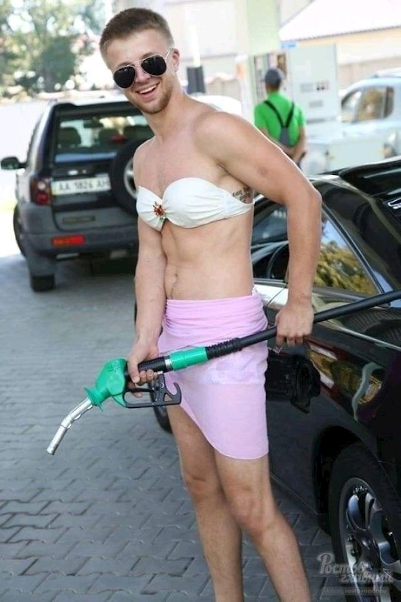 Benzinska postaja u gradu Samara u Rusiji smislila je neobičnu ideju za javnost.