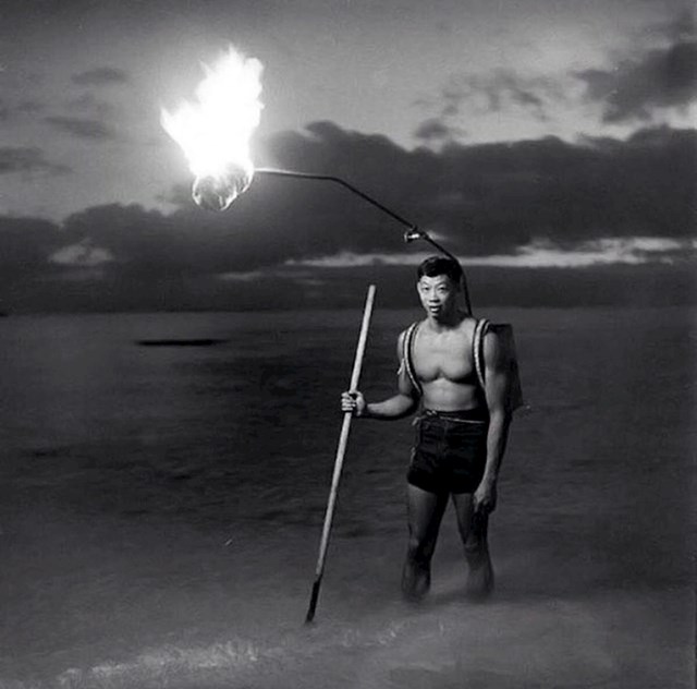 Noćni ribolov na Havajima 1948. godine.