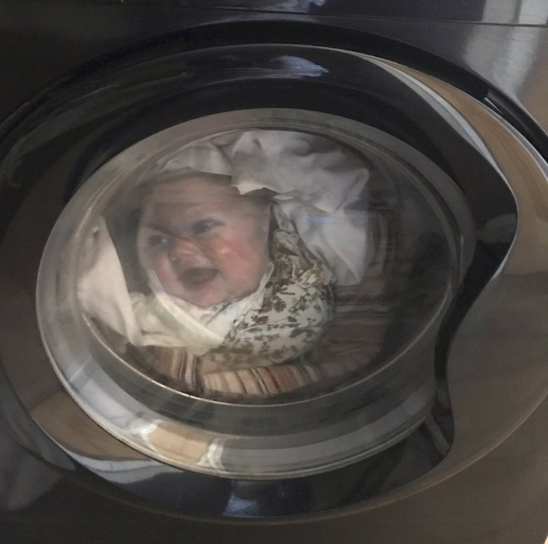 "Prošao sam pokraj perilice usred noći i vidio ovu majicu."