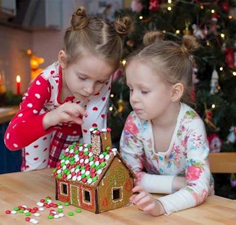 6. Set za napraviti kućicu od medenjaka, tako da možete dodati novu tradiciju za vrijeme blagdana.