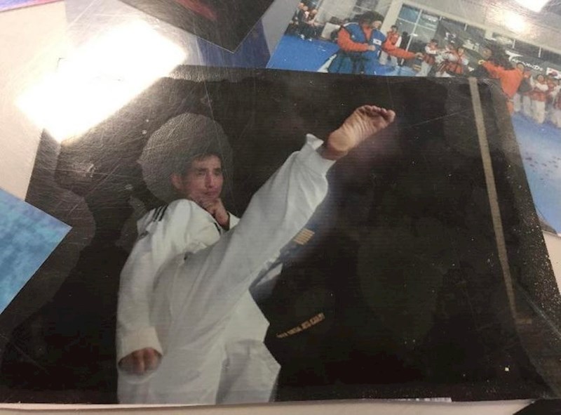 "Zbog mjehurića zraka čini se kao da instruktor taekwondoa moje kćeri ima afro frizuru."