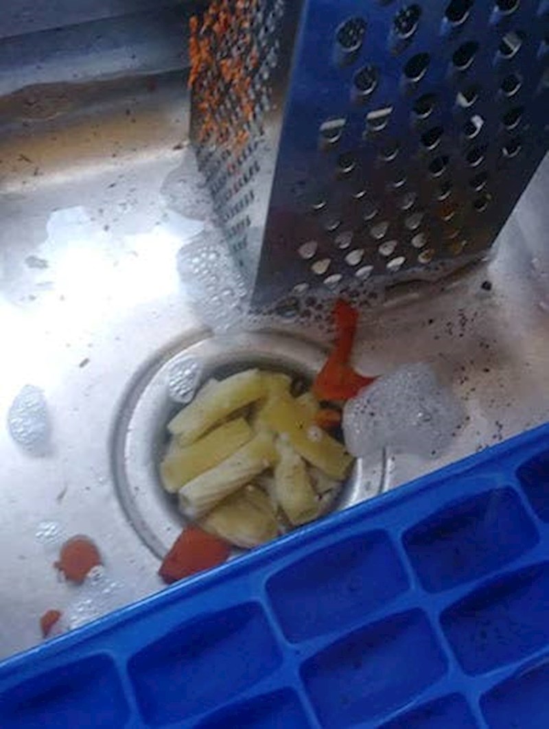 #15 I za kraj, ovaj cimer kojem ne bi trebalo biti dozvoljeno korištenje sudopera: