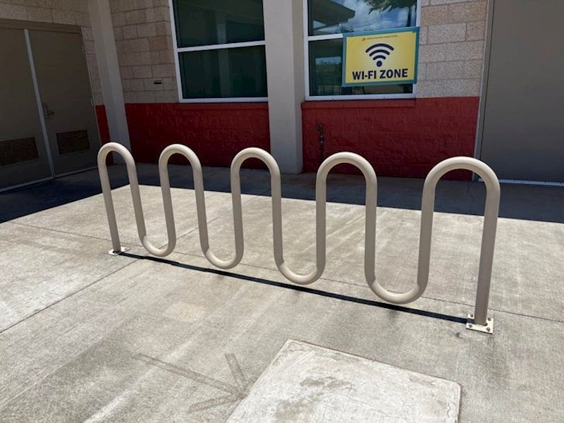 5. Podne na Havajima - sunce prolazi izravno iznad glave, tako da predmeti ne bacaju vanjsku sjenu.