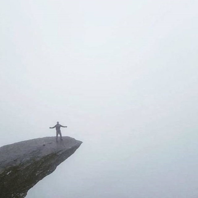 11. "Pješačili smo po jednoj od najljepših norveških staza 3,5 sata kroz kišu da bi bili nagrađeni ovim zapanjujućim pogledom."