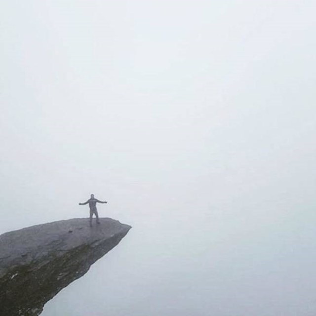 11. "Pješačili smo po jednoj od najljepših norveških staza 3,5 sata kroz kišu da bi bili nagrađeni ovim zapanjujućim pogledom."