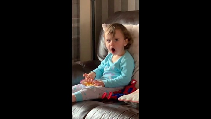 VIDEO Ova dvogodišnjakinja vidjela je Brucea Bannera kako se pretvara u Hulka, njezina reakcija je neprocjenjiva