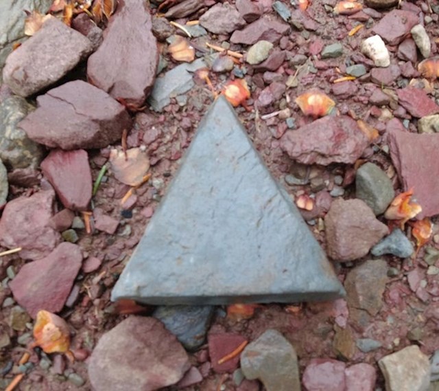 “Pronašao sam kamen u obliku trokuta.”