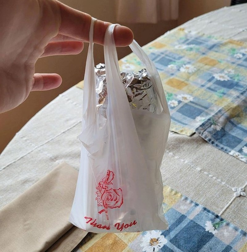 “Ova manja vrećica od uobičajene za moj burrito.”