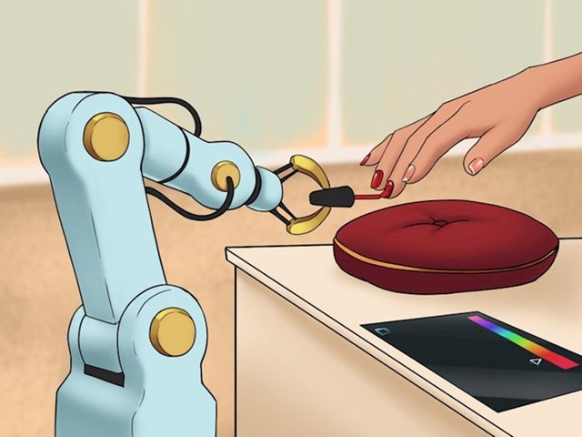 10. Robot koji lakira nokte.