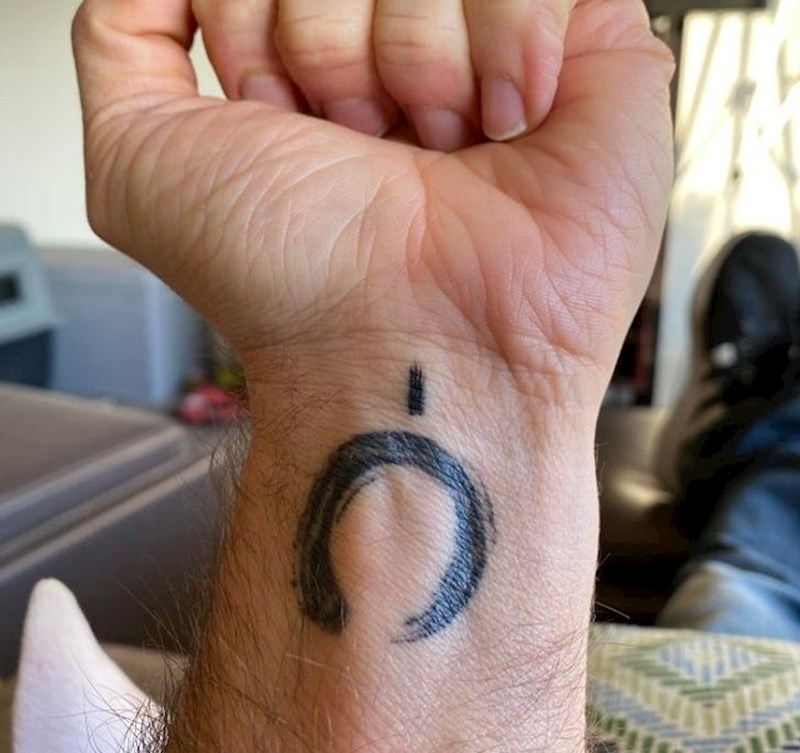 "Oznaka označava godinu dana od prestanka s lošim navikama."