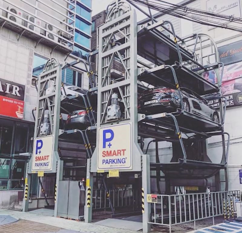 Ovaj mali parking u Sjevernoj Koreji ima dovoljno mjesta za sve.