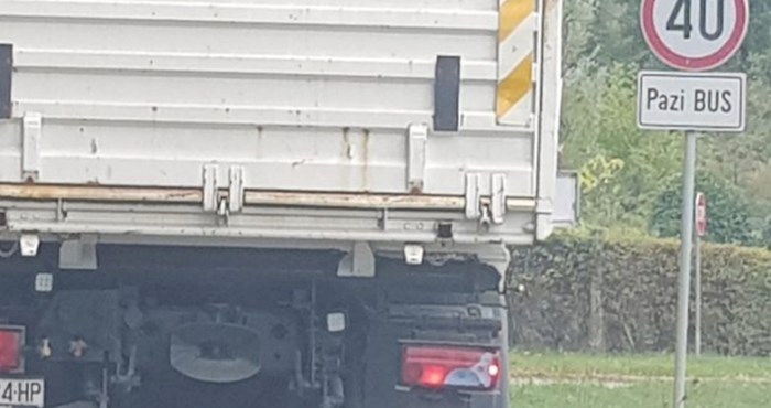 Ovaj vozač kamiona uspio je sve nasmijati genijalnom porukom; ovo je hit!
