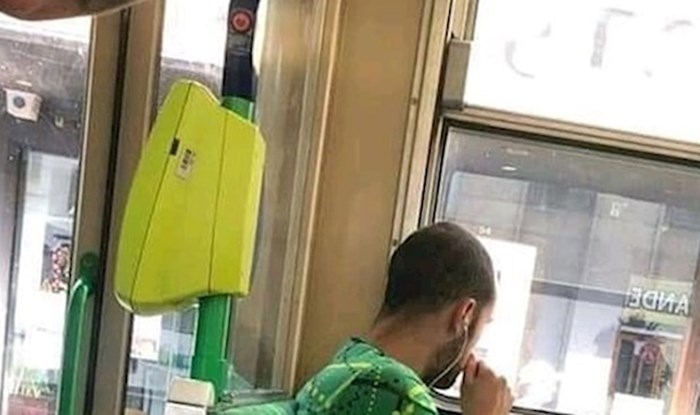 Netko je fotkao nešto nevjerojatno u tramvaju; morate vidjeti o kakvoj slučajnosti se radi