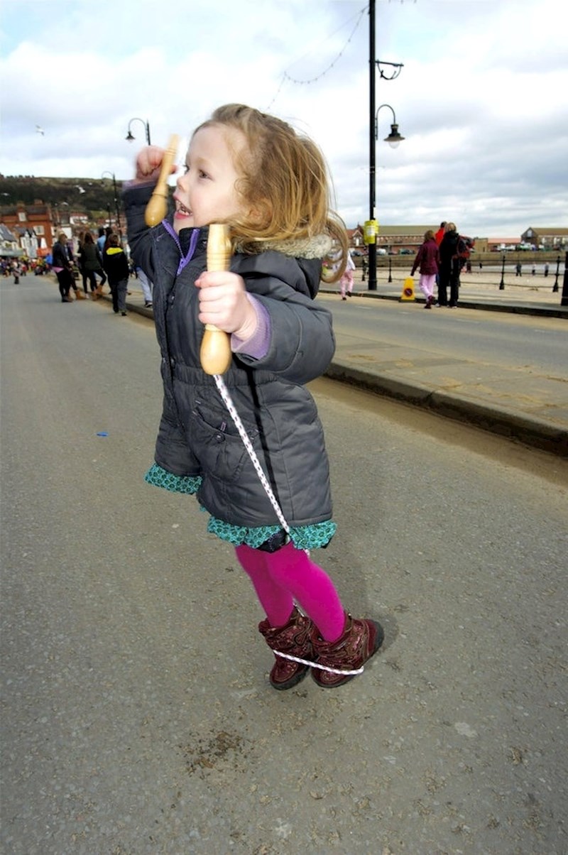 Njezin prvi pokušaj preskakanja užeta nije završio dobro.