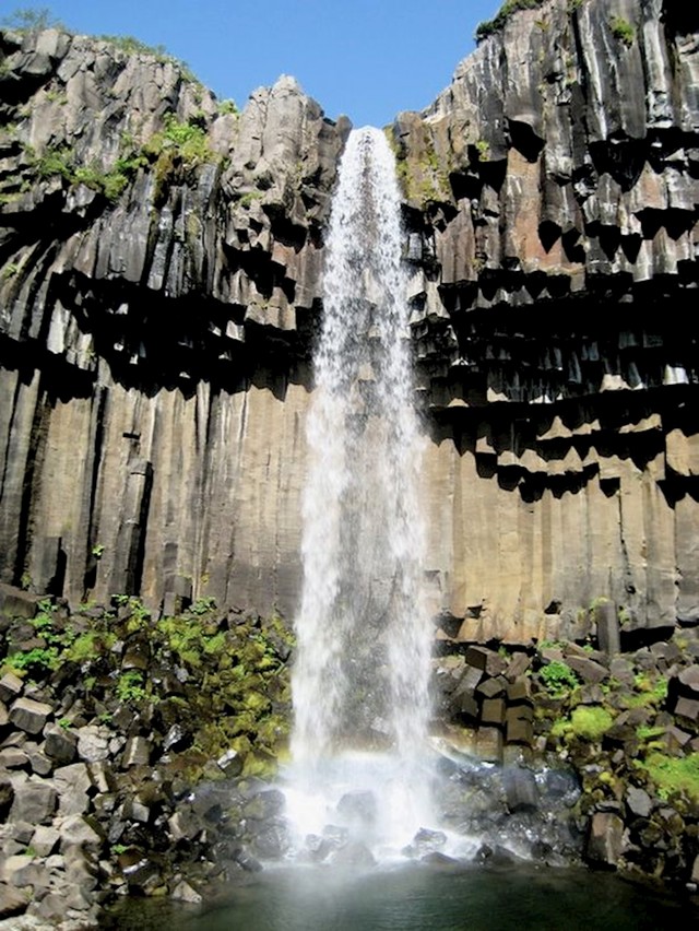 Slap Svartifoss na Islandu