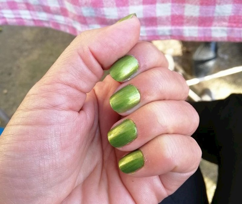 “Danas mi je rođendan i nokte sam obojila u zeleno! Imam 35 godina i ponovno otkrivam život. "