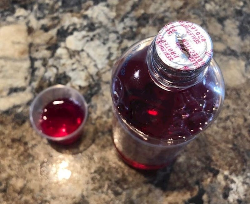 "Kad želite izliti tek malo tekućine iz boce, napravite otvor na čepu i doziranje učinite preciznijim."