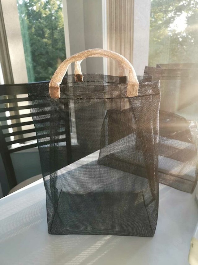 Napravio sam torbu od mrežica za komarce.