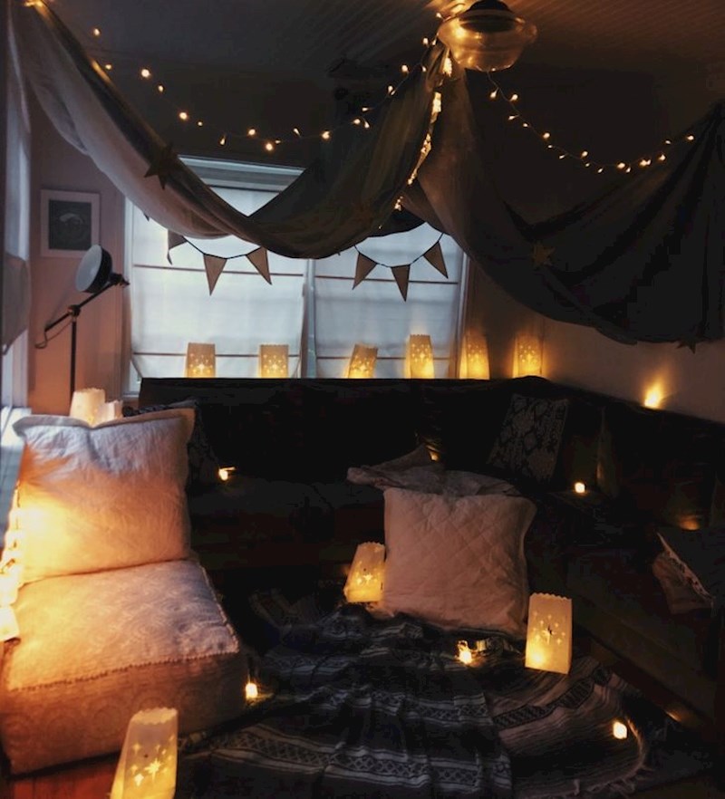 "Proslavili smo rođendan moje supruge pod rođendanskom dekom u kući."