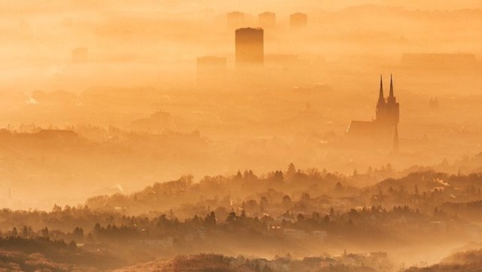 Predivna fotografija Zagreba u magli