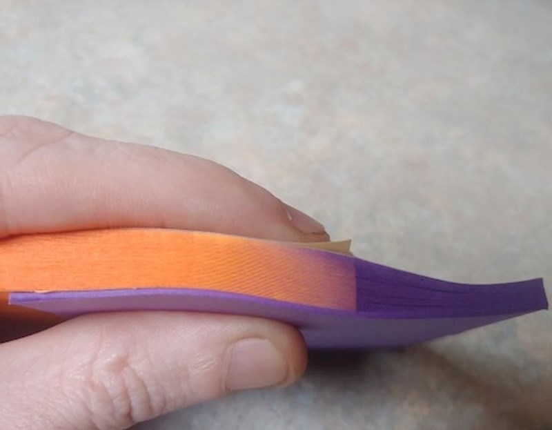 "Ako isprepletete blokić papirića s dvije različite boje, možete dobiti ovakav efekt. ”