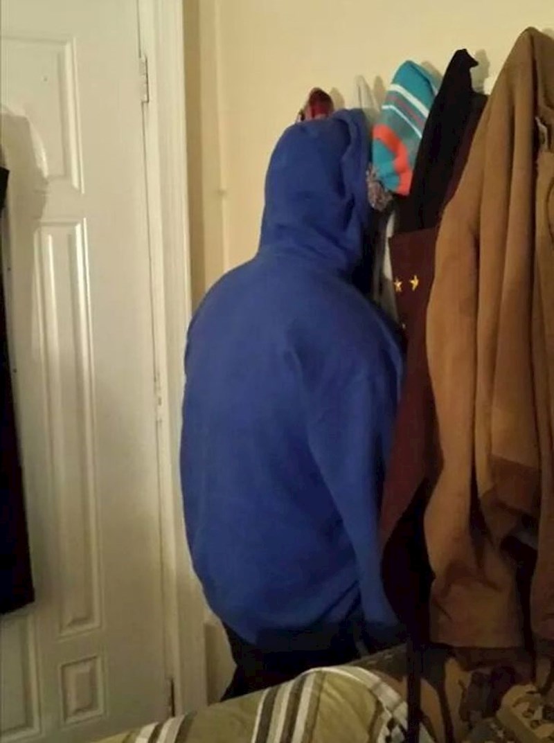 “Moj prijatelj koji se igra skrivača s djecom.”