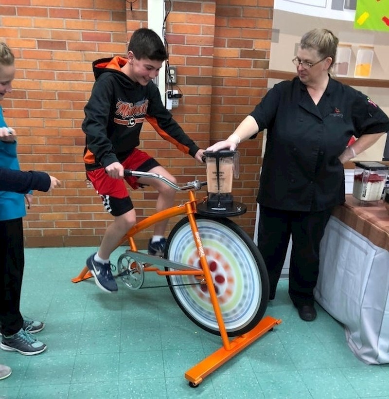 3. U ovoj školi smoothieje prave na ovaj način.