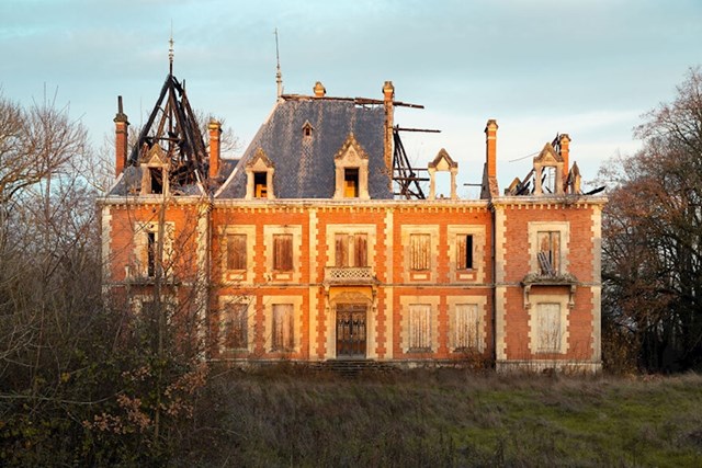 #8 Napušteni dvorac, Francuska