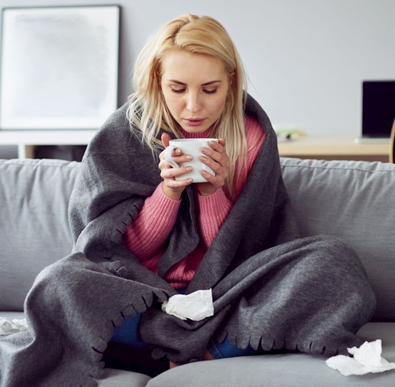 2, Hidratirajte se toplim juhama i čajevima.