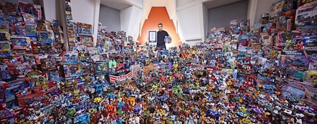 Najveća zbirka figura transformera: 2.111 predmeta.