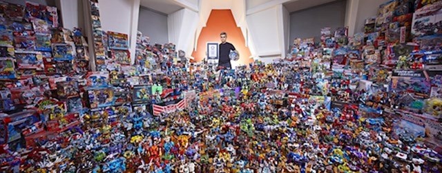 Najveća zbirka figura transformera: 2.111 predmeta.