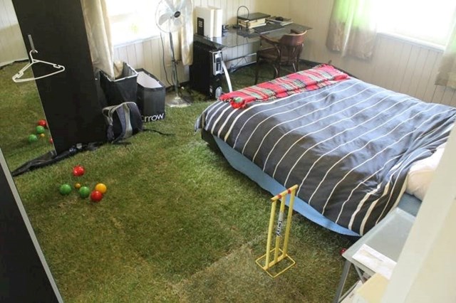 #9 Sobu svog cimera pretvorio je u travnjak: