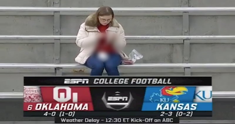 Ova djevojka došla je na nogometnu utakmicu podržati svog dečka, pogledajte što je ponijela sa sobom