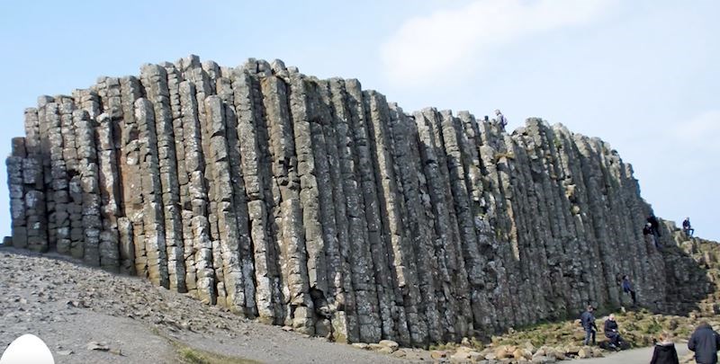#8 Prolaz divova je područje s tisućama spojenih bazaltnih stupova
