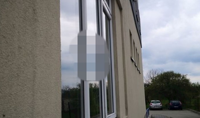 U ovom poljskom selu imaju poseban način postavljanja prozora