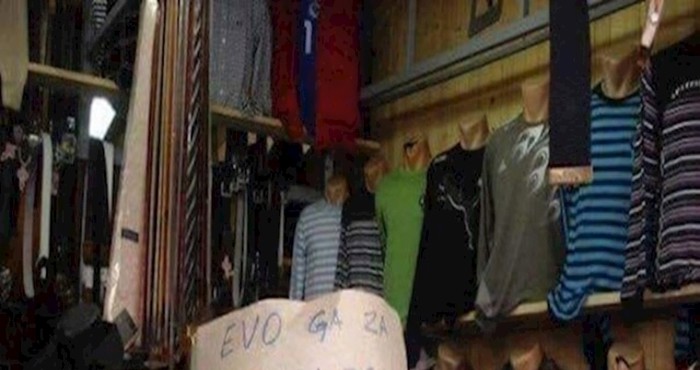 Netko je na tržnici u Hrvatskoj primijetio urnebesan način prodaje odjeće