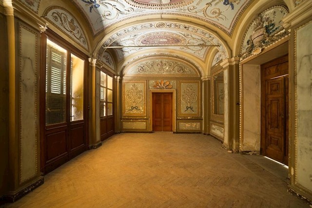 #10 Napušteni casino, Italija